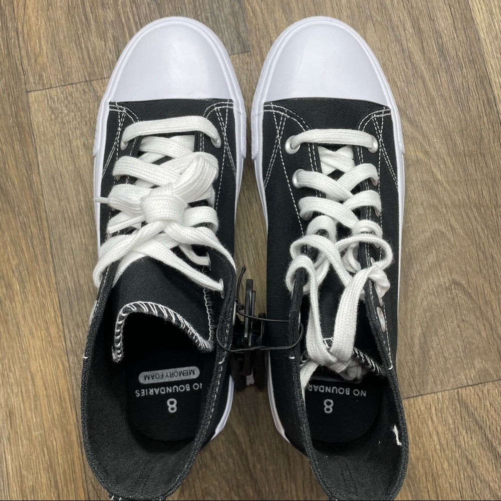 No Boundaries Converse High Top Shoes - Picture 5 of 12